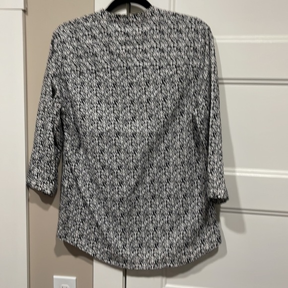 🐝 BIT & BRIDLE button down 3/4 sleeve top Medium. Great Condition. - Picture 5 of 5